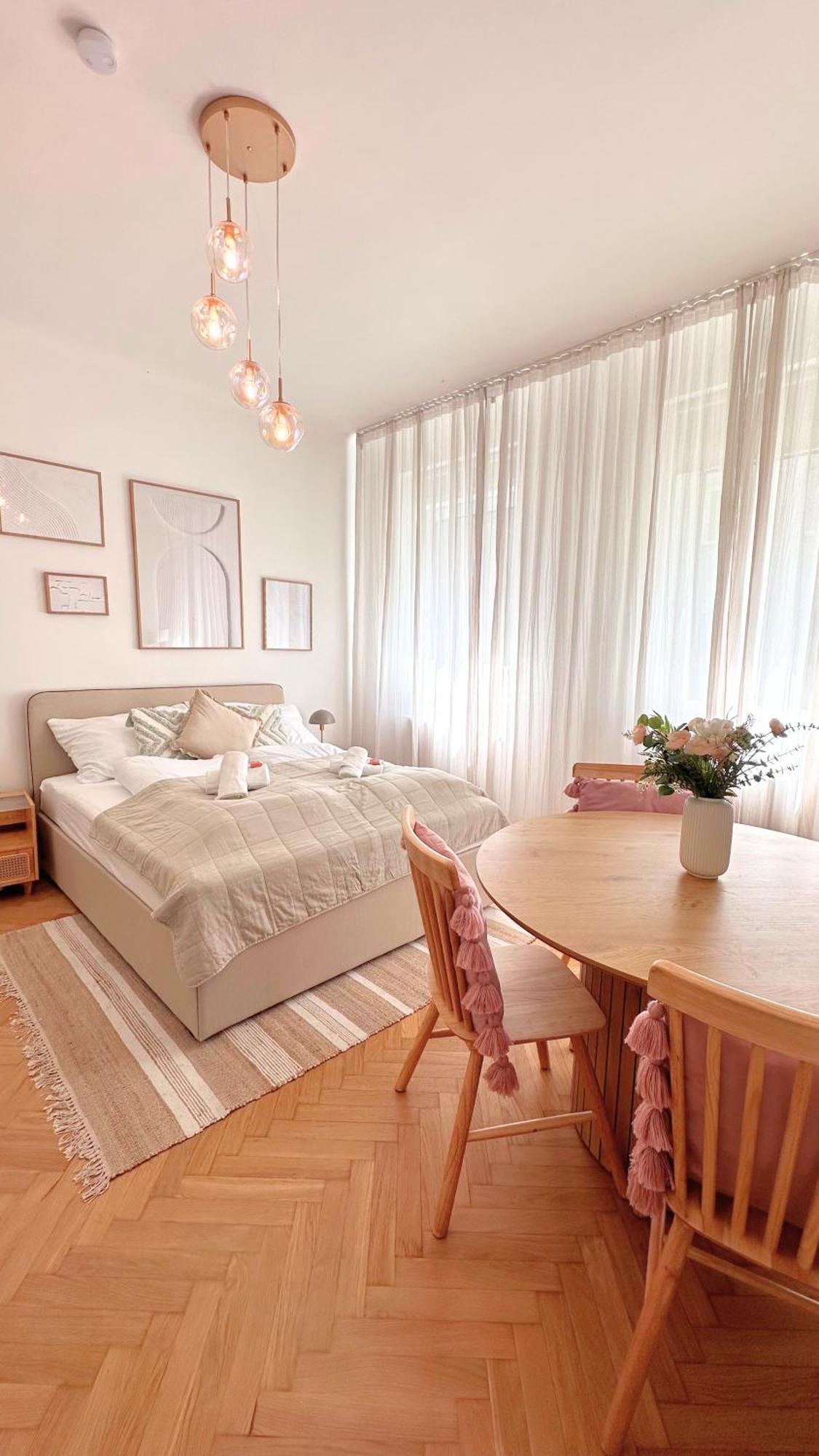 Cozy Apartment In Quiet Location, Fast Train Station 100M Away, Contactless Check-In Viyana Dış mekan fotoğraf